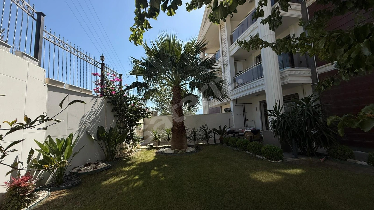 Bornova Atatürk Mah. Homeros Vadisi Manzaralı 7+1 Satılık Villa