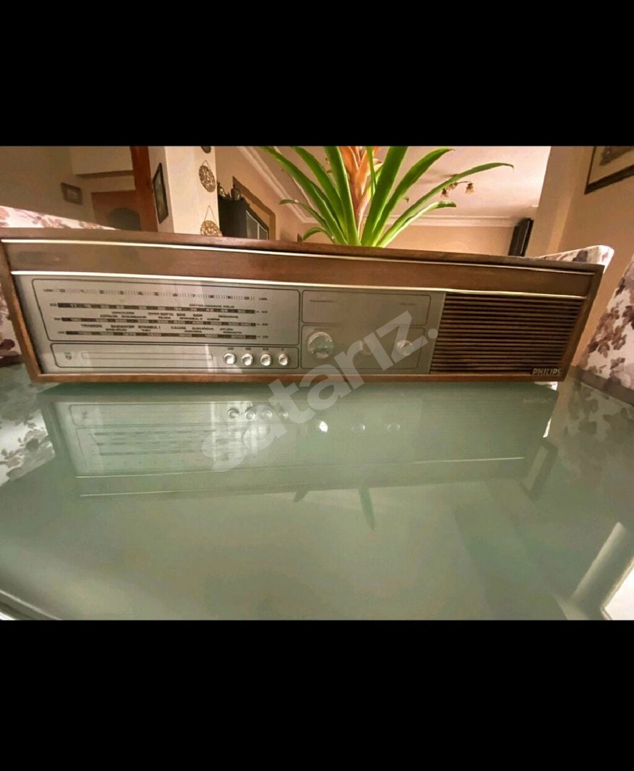 Satılık Antika Philips Marka Radyo 1960 lı yıllar