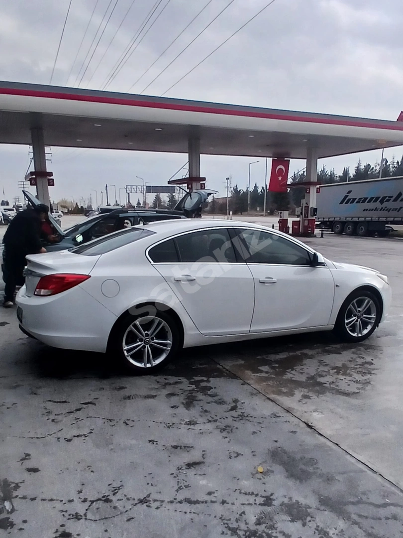 Hatasız 2013 1.4 turbo Insignia (AFL Far Full)