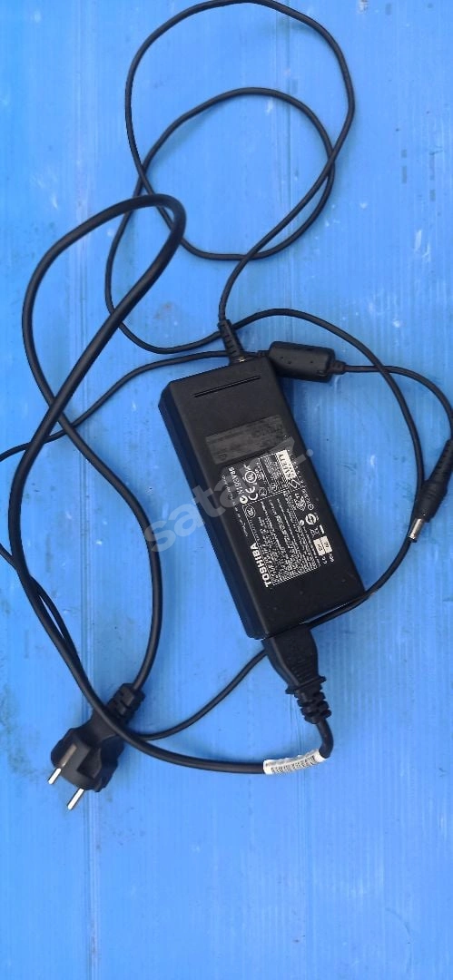 Toshiba Notebook Adaptörü 19 v 4.74 A