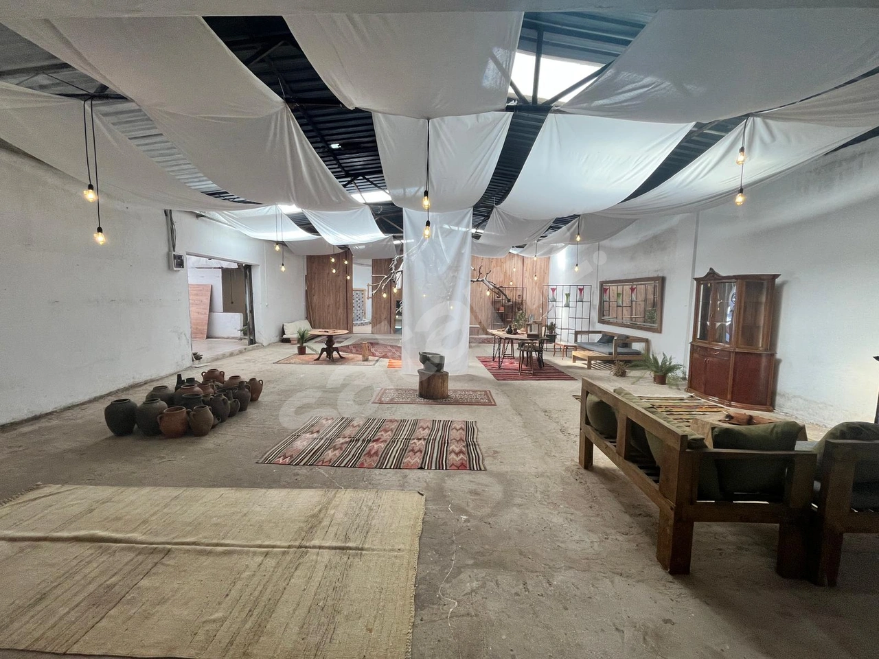 ÇTN'den Narlıdere Sahilevlerinde,Geniş,719m2.lik Kiralık İşYeri