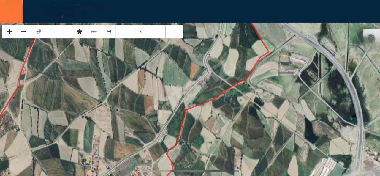 ERZİNCAN AKYAZIDA SATILIK FIRSAT 4642 M2 SULU TARLA