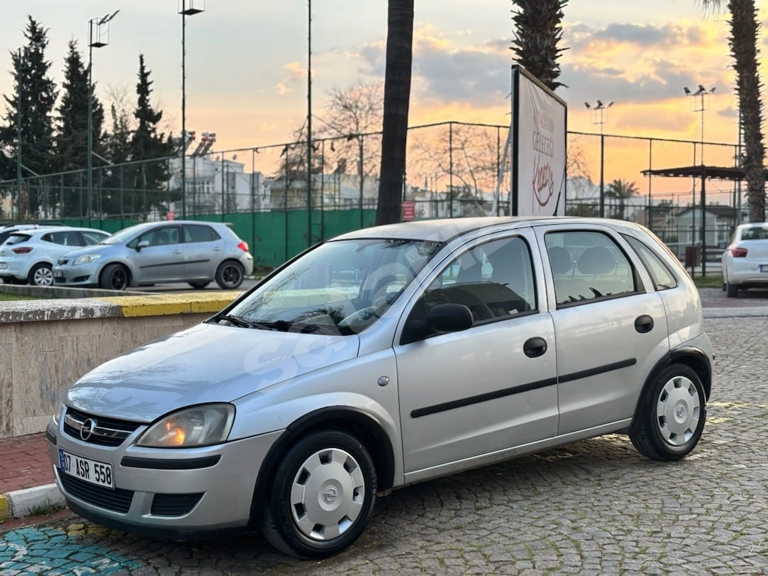 MEMUR BAYANDAN TEMİZ BAKIMLI DİZEL OTOMATİK CORSA