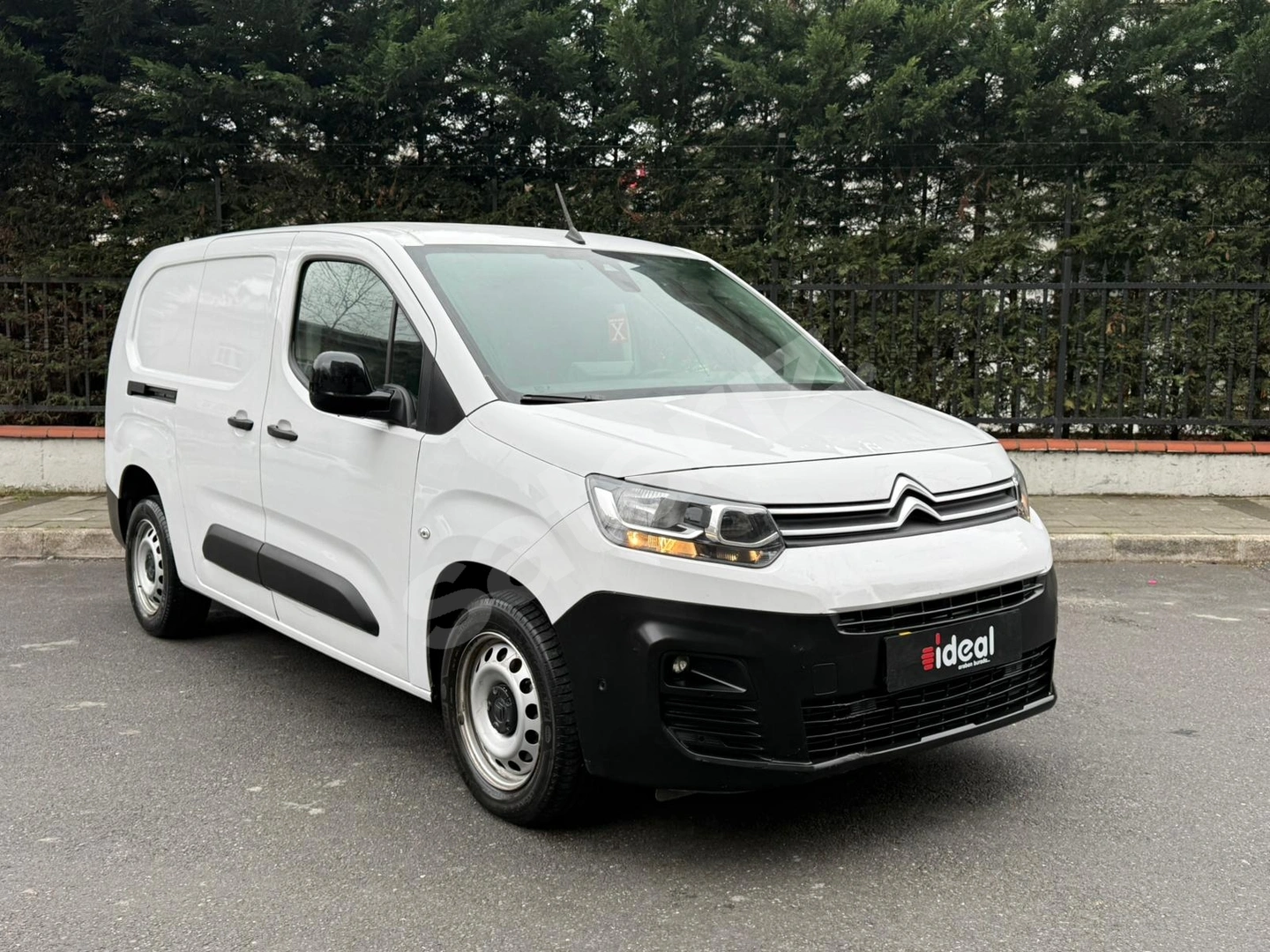 İdeal'den Berlingo 1.5 BlueHDI EAT8