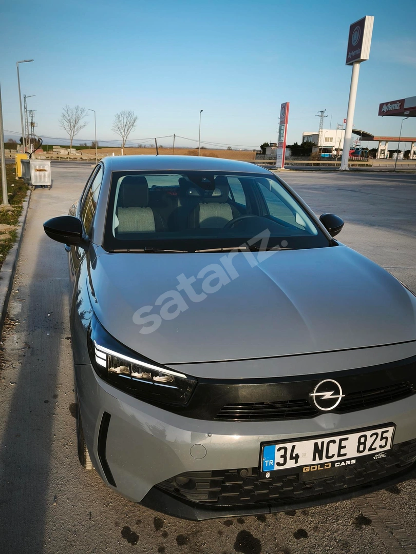 2025 model OPel Corsa 1,2T Edition pakaet aracım satılıktır. 2 adet lokal boyası varsdır.