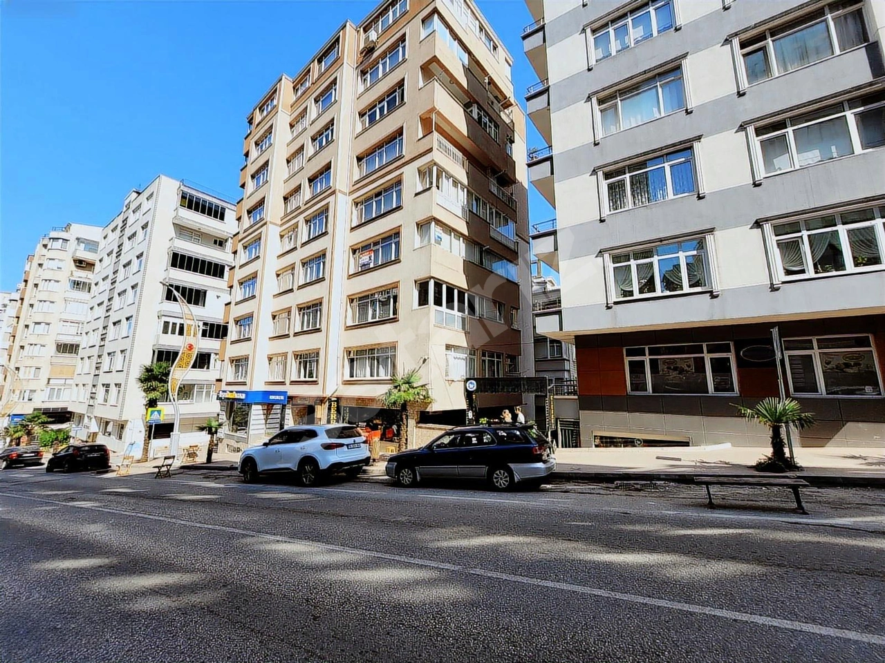 REMAX EROL ÜNLÜDEN LİSE CADDESİNİN KALBİNDE SATILIK 3+1 DAİRE