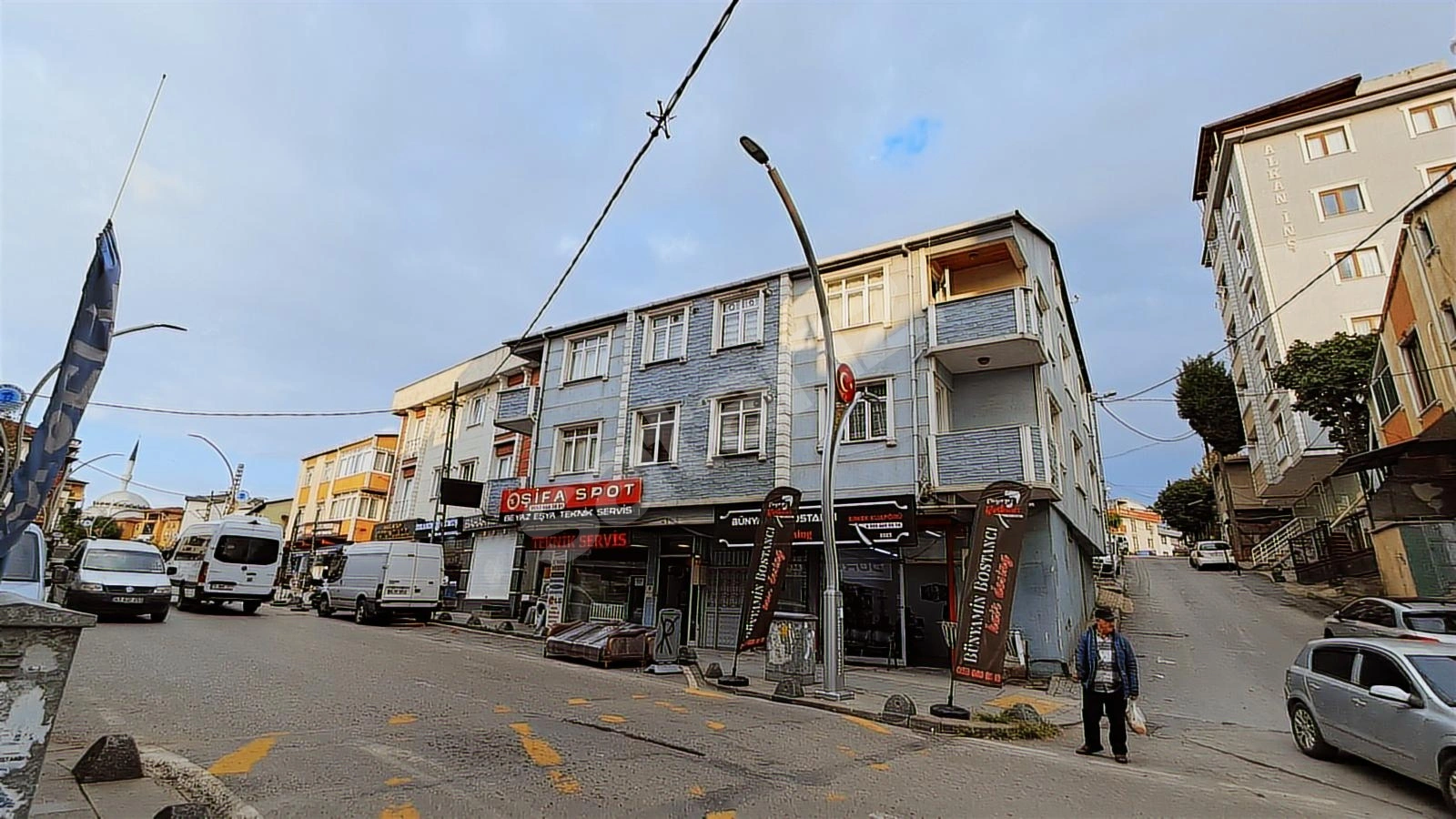 TUZLA M.SİNANDA CADDE ÜZERİ SATILIK KOMPLE BİNA 4 DAİRE 2 İŞYERİ