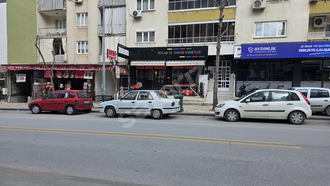 DIALOG MYRA dan HÜRRİYET CADDESİ ÜZERİ SATILIK FIRSAT DÜKKAN