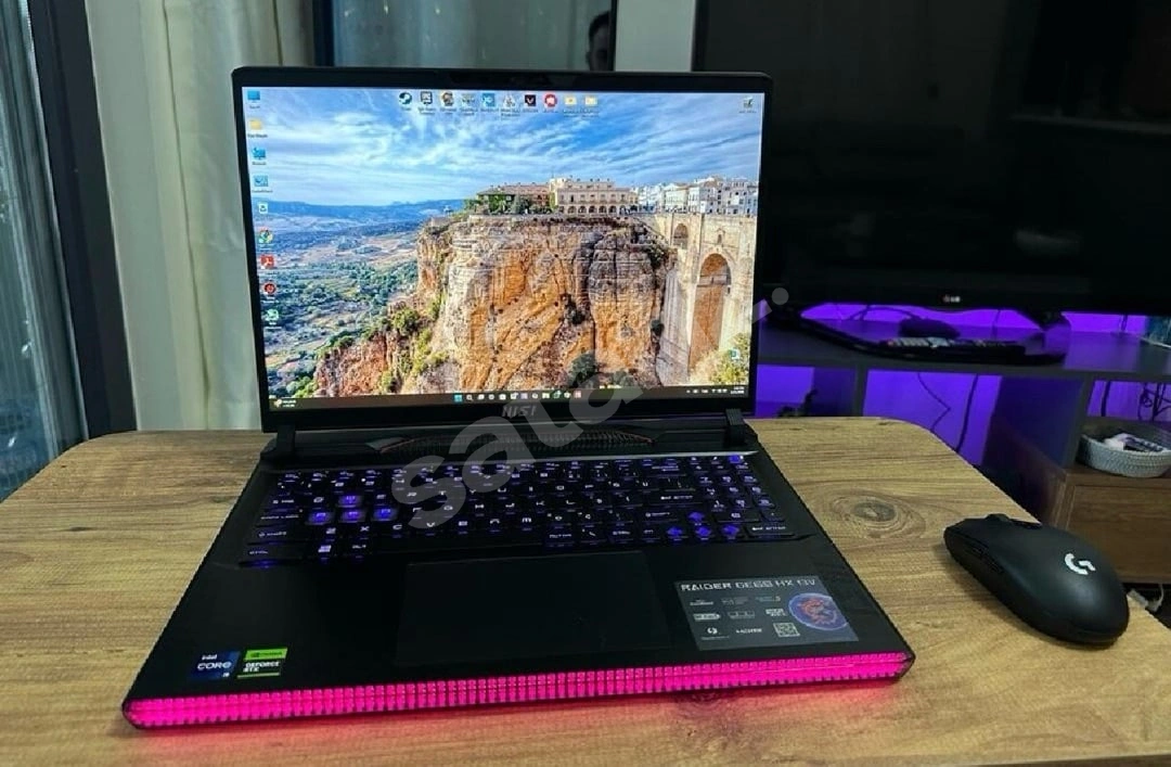 MSİ RAİDER GE68 HX 13V İ9 13.NESİL RTX4060 8 GB GAMİNG LAPTOP