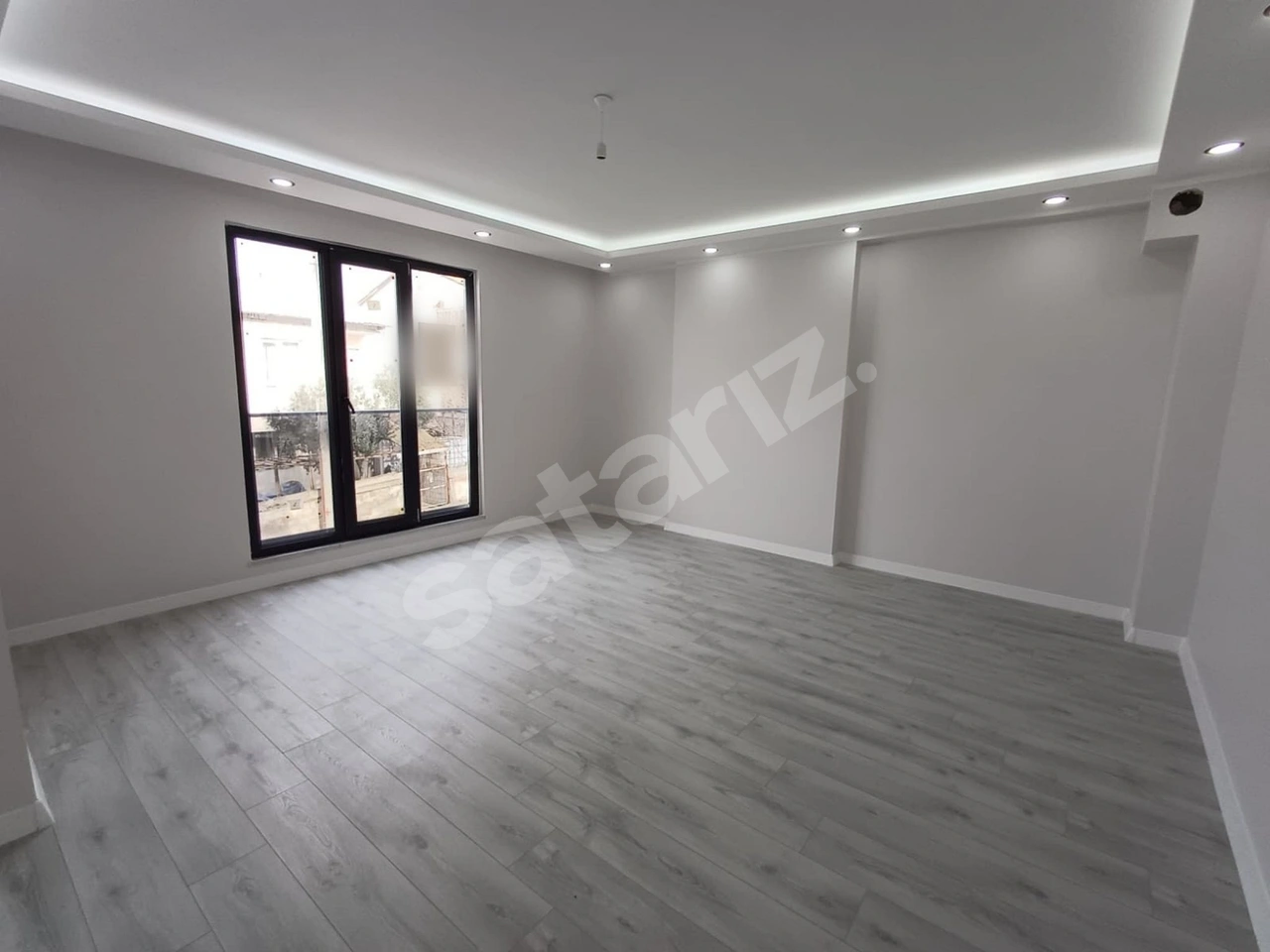 ÇAYIROVA EMEKTE EBEVEYN BANYOLU LÜX KULLANIŞLI SATILIK 3+1 DAİRE