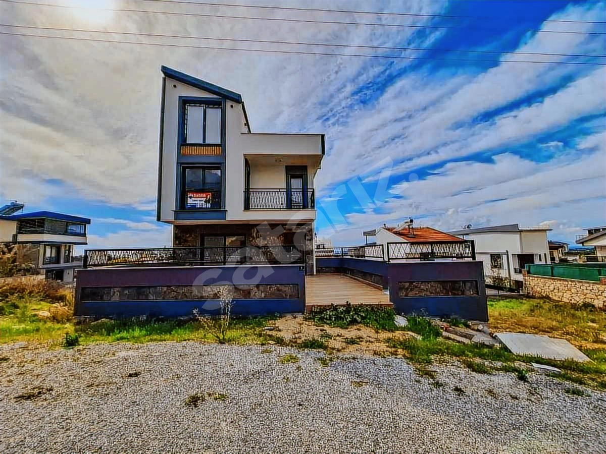 HISAR MAH'NDE EŞSIZ DENIZ MANZARALI, GENIŞ VE LÜKS VILLA