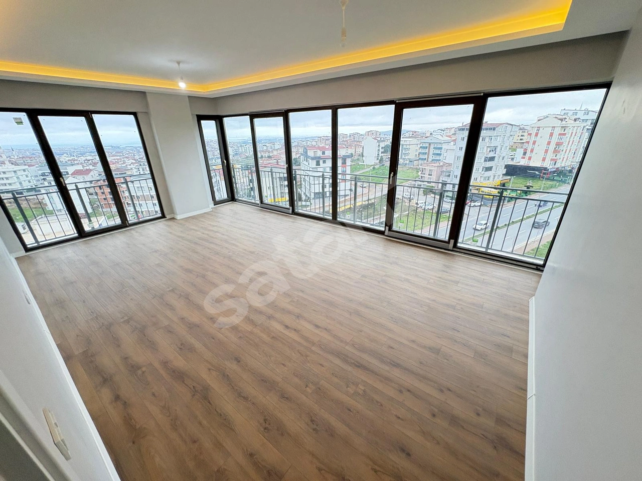 BOYDAN YAPI DENİZ MANZARALI LÜX 3.5+1 SATILIK GENİŞ DAİRE
