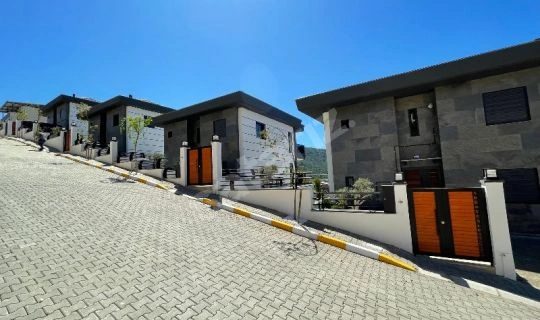 Balçova'da Muhteşem Manzaralı Ultra Lüks Tripleks Villa