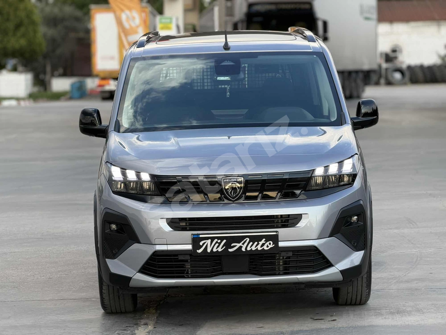 2025 PEUGEOT RİFTER GT 1.5 DİZEL EAT8 SIFIR AYARINDA 8.000 KM