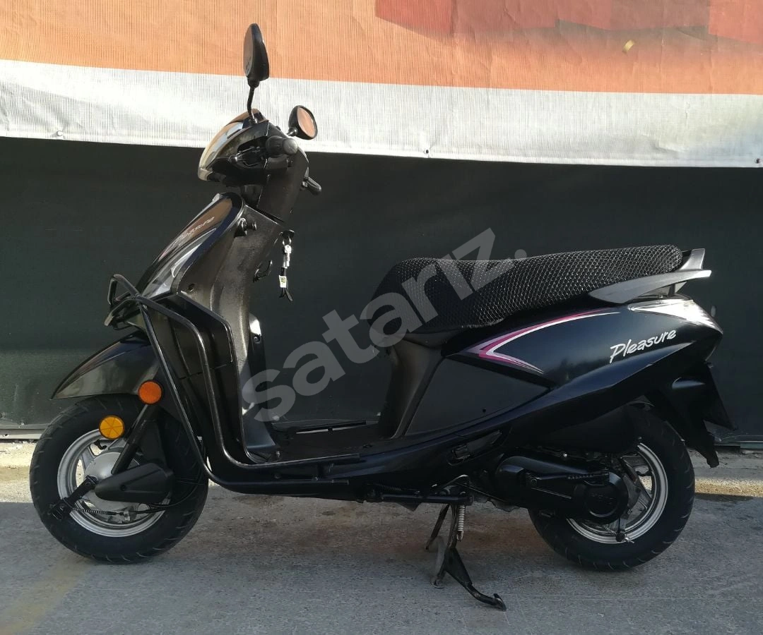 Hero Pleasure (Honda Activa)