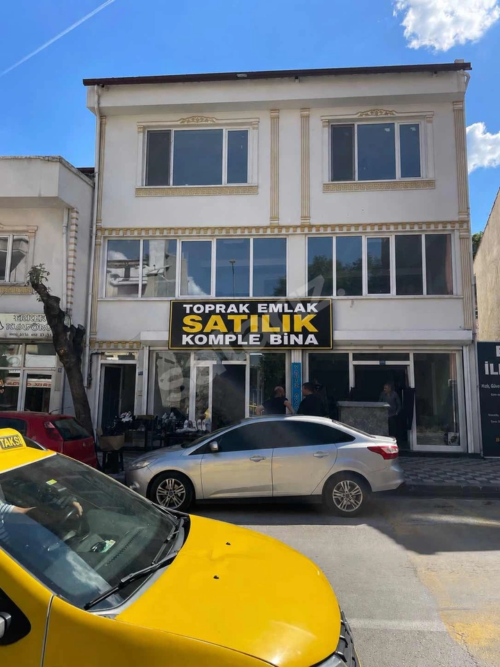 TOPRKA EMLATAN MECİDİYE DE KOMPLE SATILIK BİNA