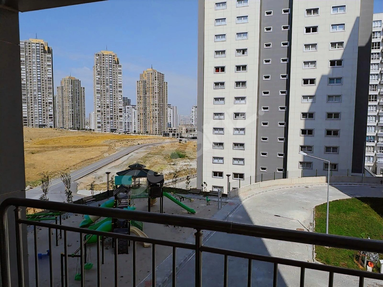 KAHU GAYRİMENKUL TBMM İNCEK TOKİ 2.ETAP 2+1 ÖNÜ AÇIK FERAH
