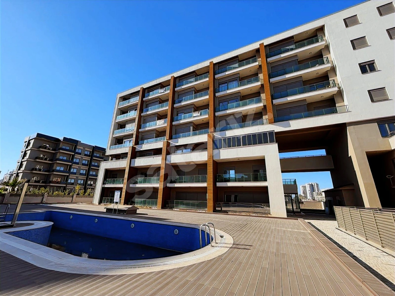 Antalya Altıntaş Gold Stone'da Sıfır 1+1 Daire