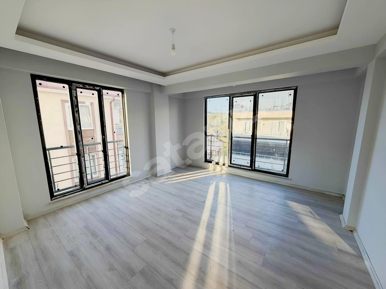 SERDİVAN BEŞKÖPRÜ ARA KAT 2+1 SATILIK SIFIR DAİRE!