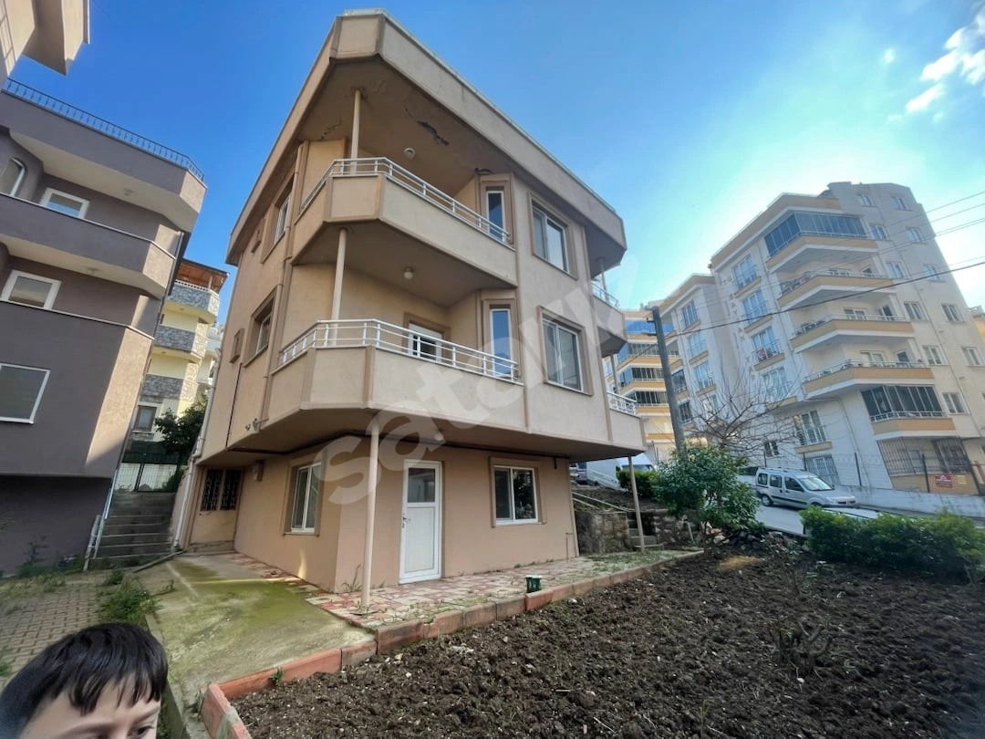 GÜZELYALI EĞİTİM MAHALLESİNDE KİRALIK VİLLA