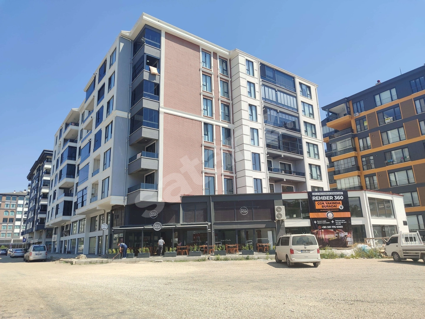 MERKEZ'DE KAPALI OTOPARK ANKASTRE AFJET+D.GAZ SIFIR LÜKS 4+1