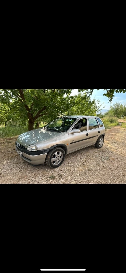 Otomatik Vites Corsa B 100. Yıl Serisi Temiz Bir Araç 242  Km De