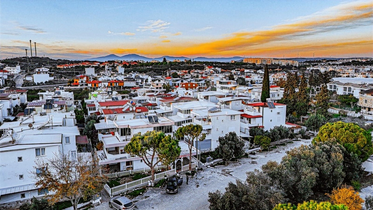 HİSAR BÖLGESİNDE YENİLENMİŞ TRİPLEKS 4+1 VİLLA