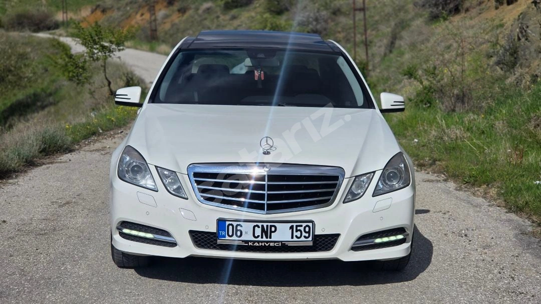 Sahibinden Kazasız Değişensiz E200 Benzinli