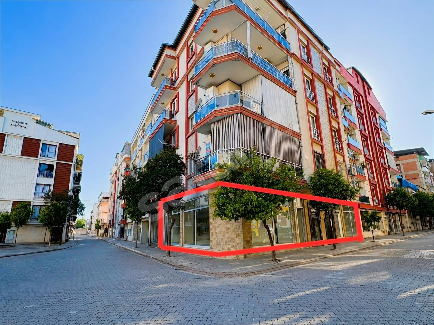 AYDINDA KÖŞE KONUMLU KİRALIK DÜKKAN MAĞAZA