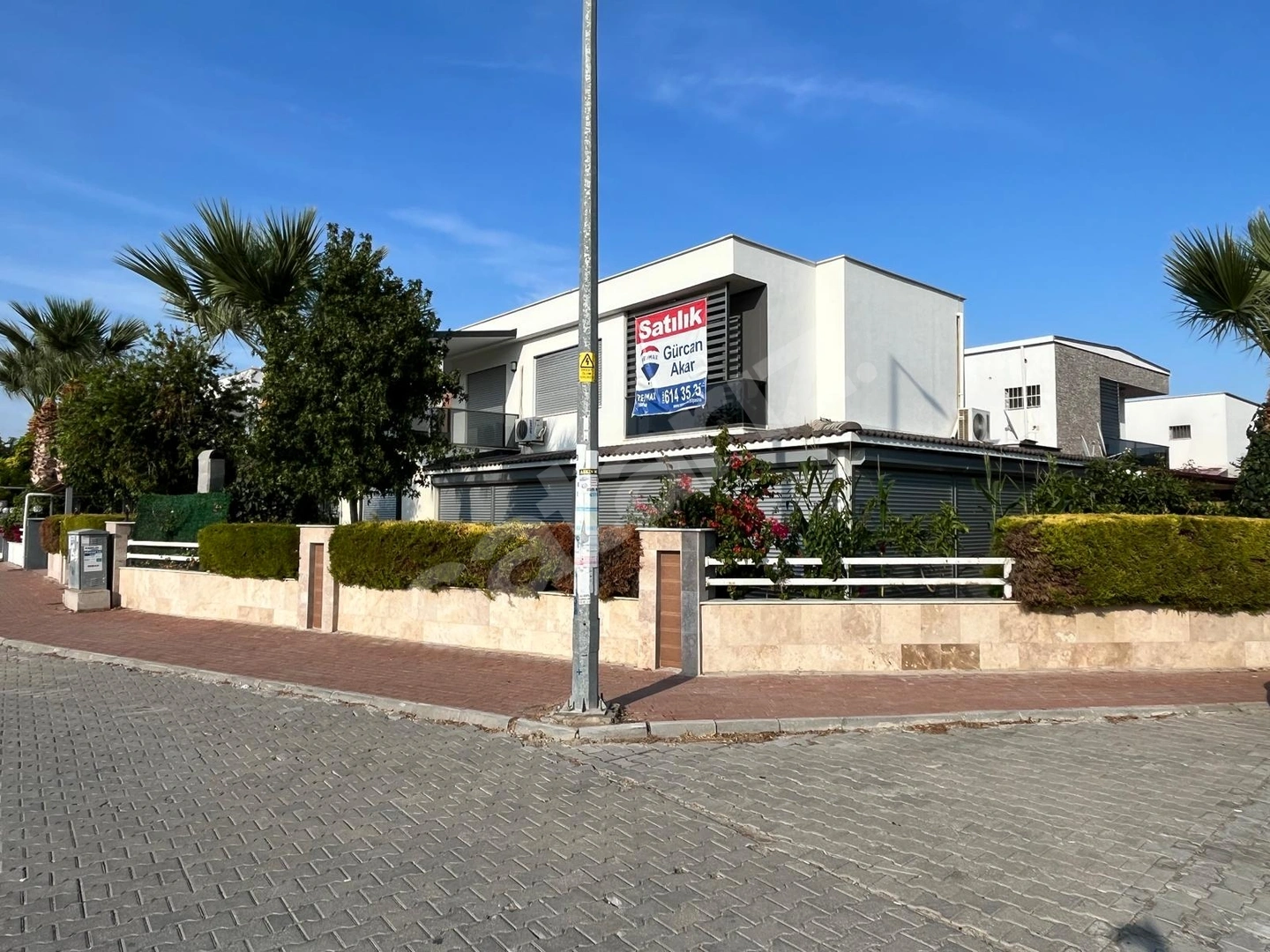 KUŞADASI AVM YANI PALM 34 SİTESİ'NDE SATILIK 4+1 MÜSTAKİL VİLLA