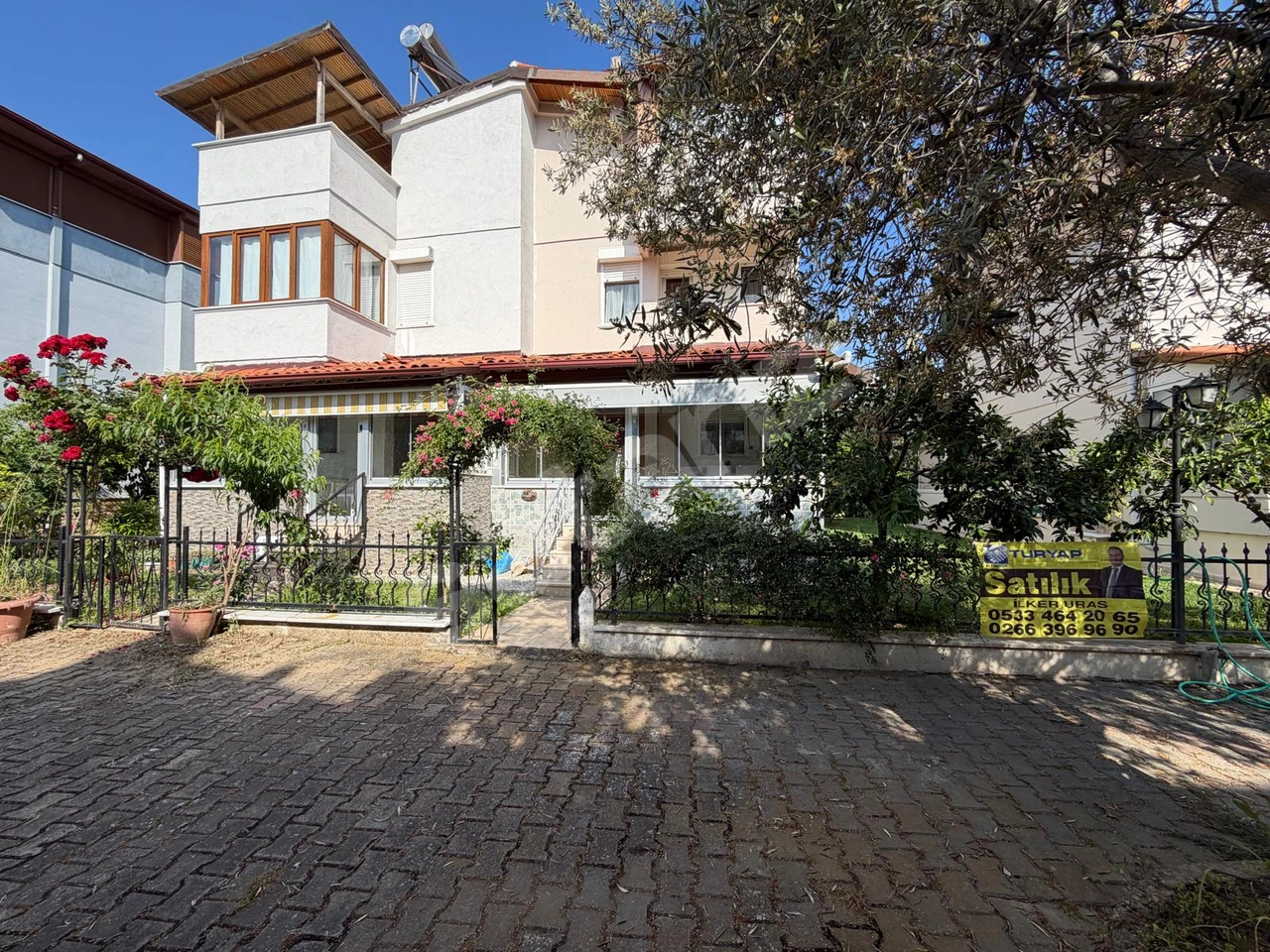 Avcılar'da Denize 100 mt,Satılık 3+1 Villa