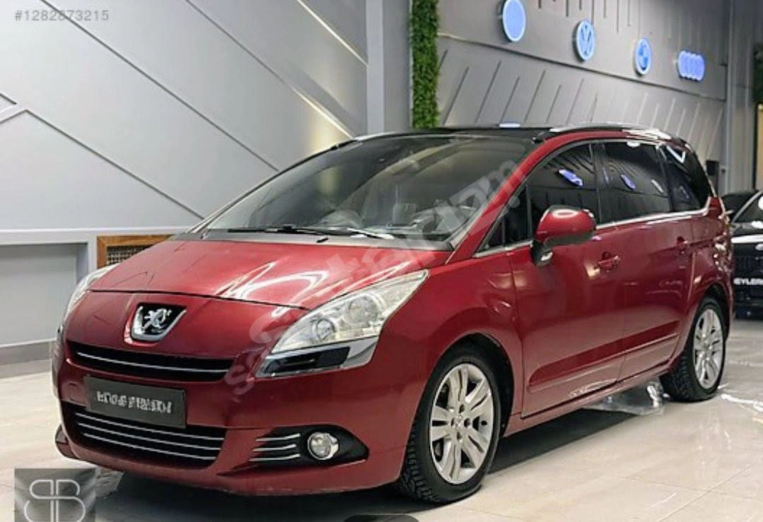 Peugeot 5008 Otomatik 1.6 HDI Cam Tavan 7 Koltuk