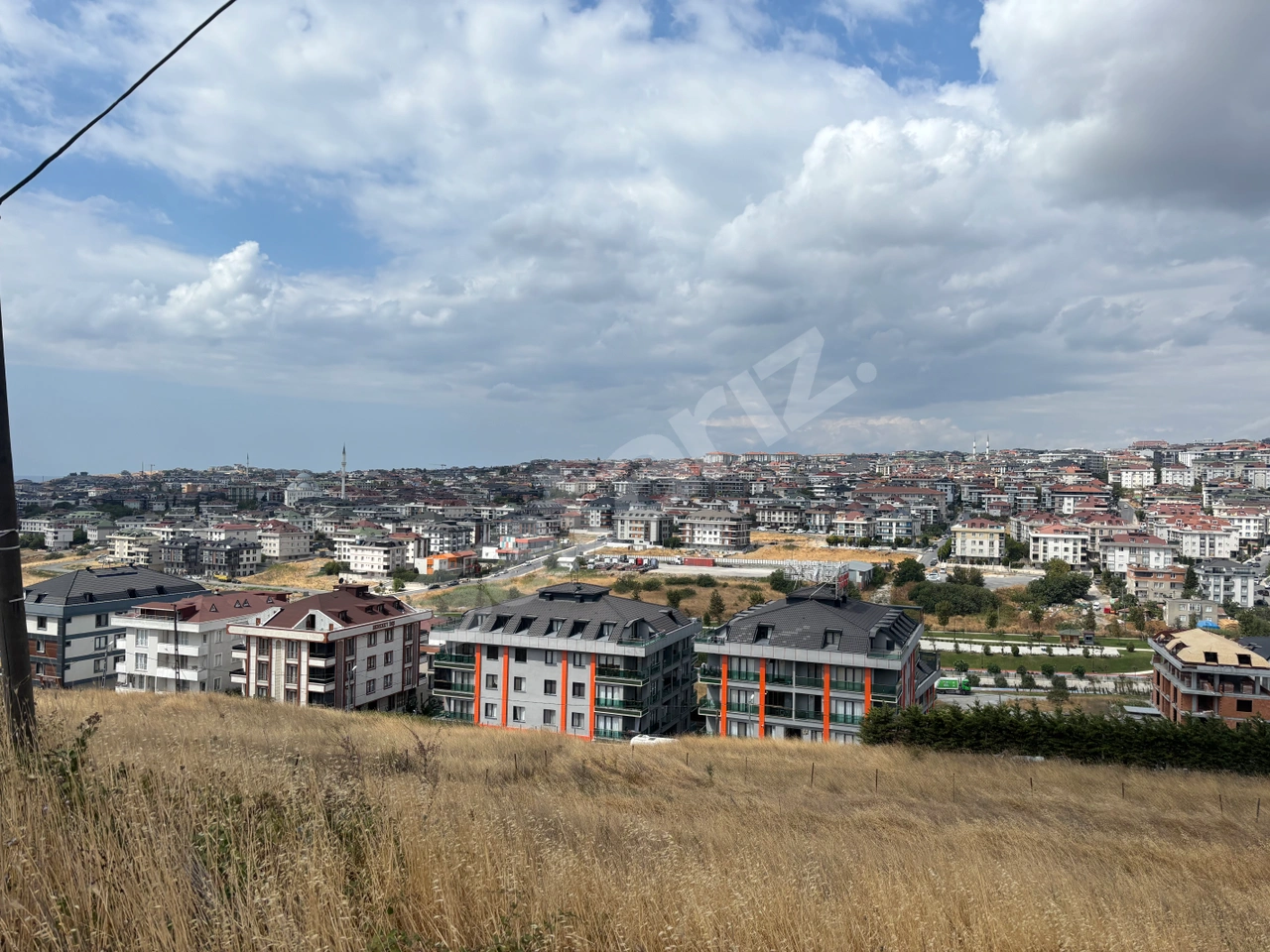 BEYLİKDÜZÜ KAVAKLIDA SATILIK KONUT İMARLI ARSA
