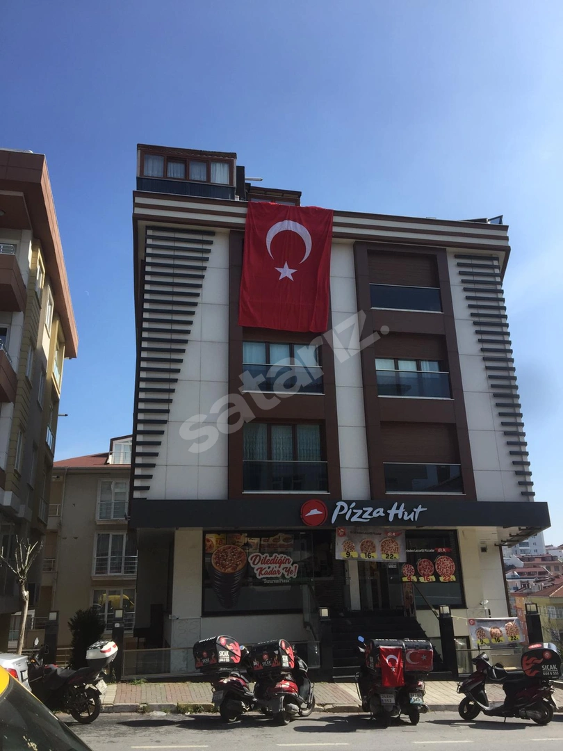 Satılık İkbal Caddesinde 3+1 Daire