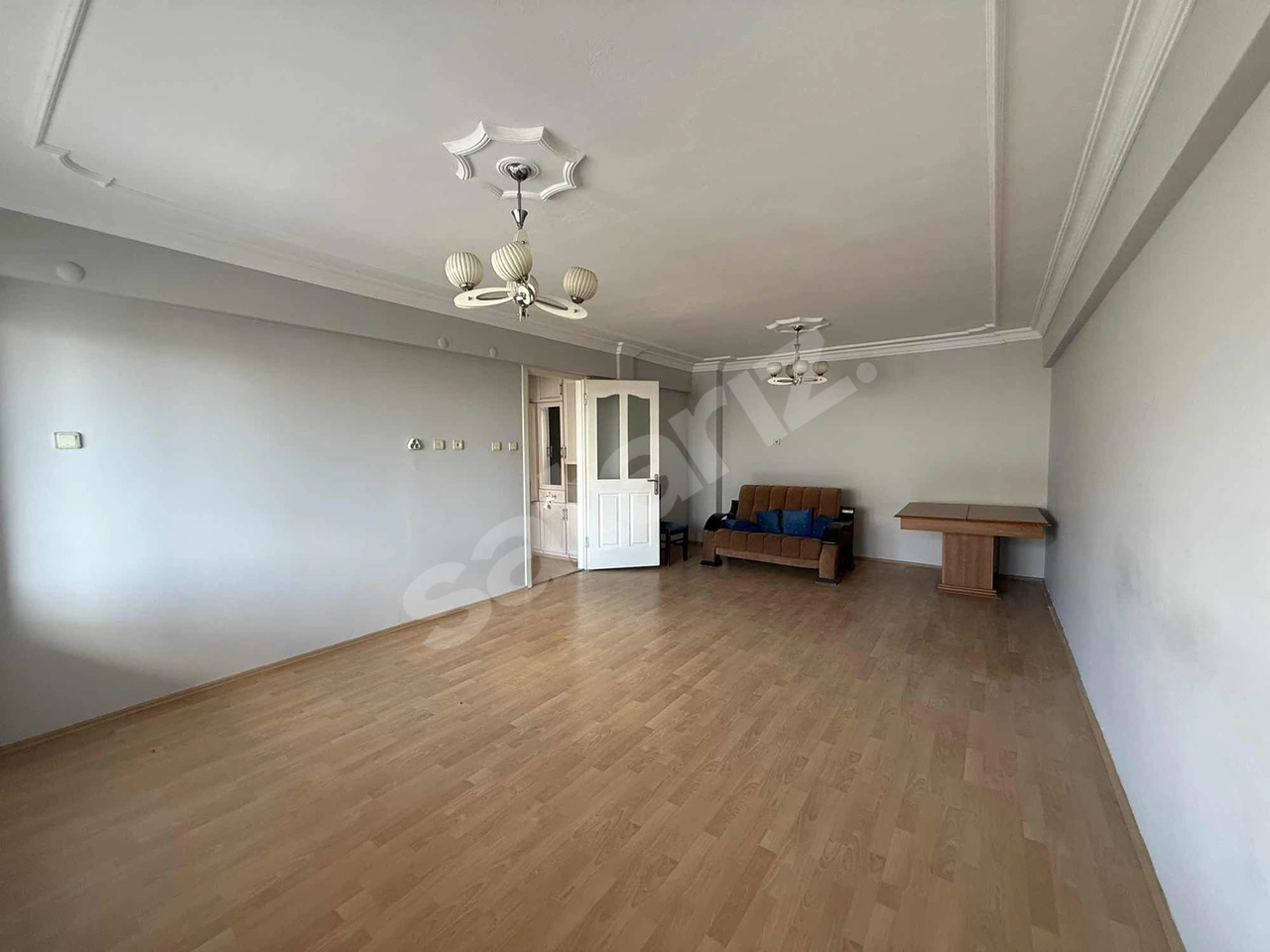 TURPA BALÇOVA'DAN ONUR MAH. GENİŞ FERAH 3+1 KİRALIK DAİRE