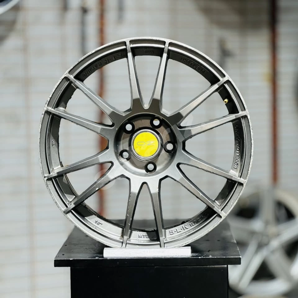 18 inç 5x112 OZ Racing Ultraleggera Jant Takımı 2. El