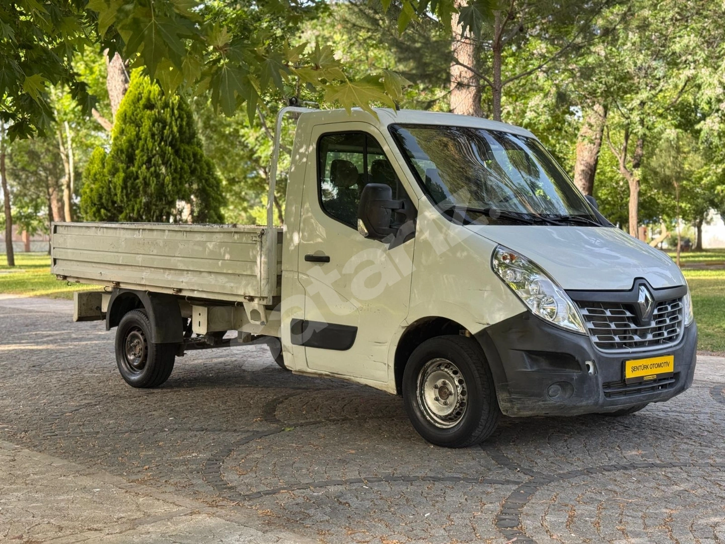 ŞENTÜRK'TEN 2014 MODEL KLİMALI RENAULT MASTER KAMYONET30DK KREDİ