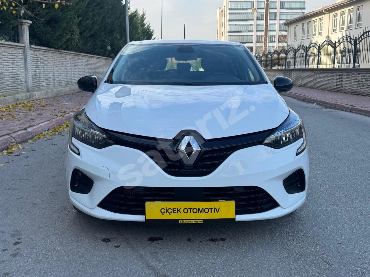 ÇİÇEK ten 2022 model CLIO OTOMATİK