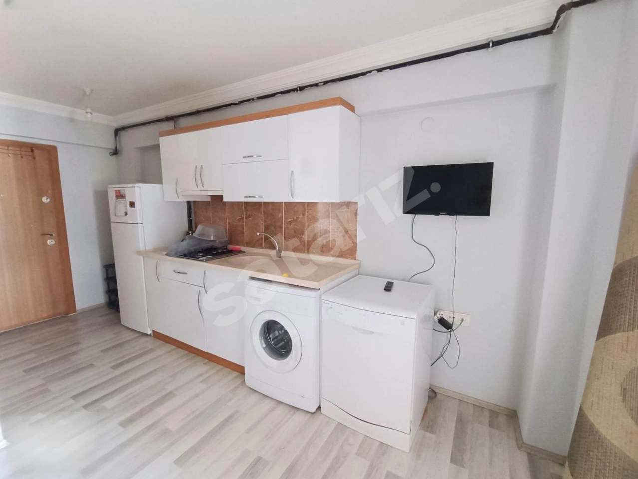 Küçük çarşıda kiralık 1+1 Eşyali apart