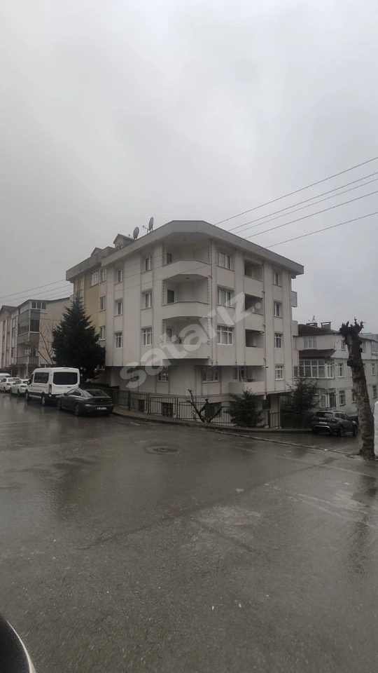 Çayırova Kent Meydanında Komple Bina Satılık