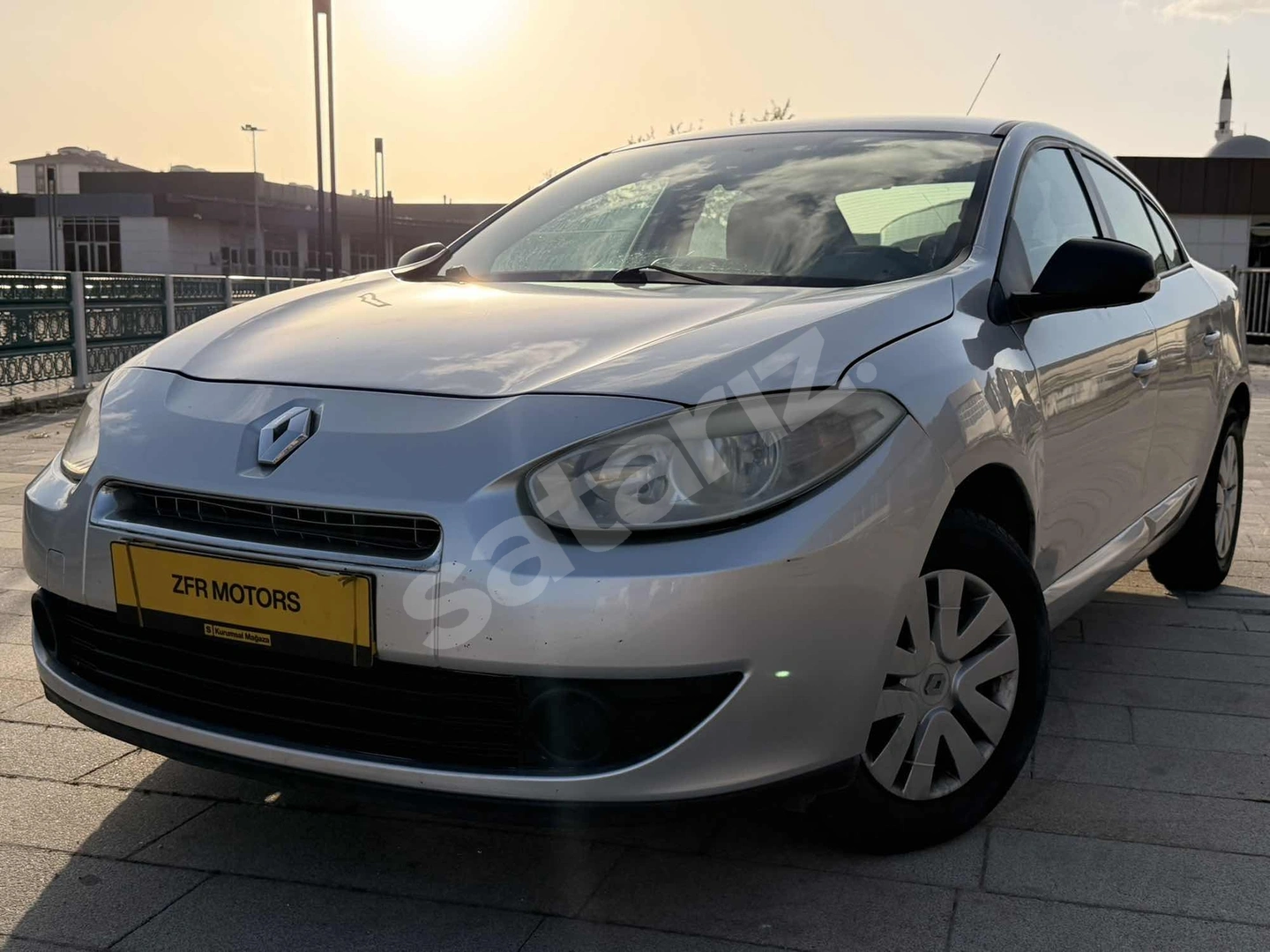 ZFR MOTORS RENAULT FLUENCE 1.5 DCİ ORJİNAL SORUNSUZ BAKIMLI