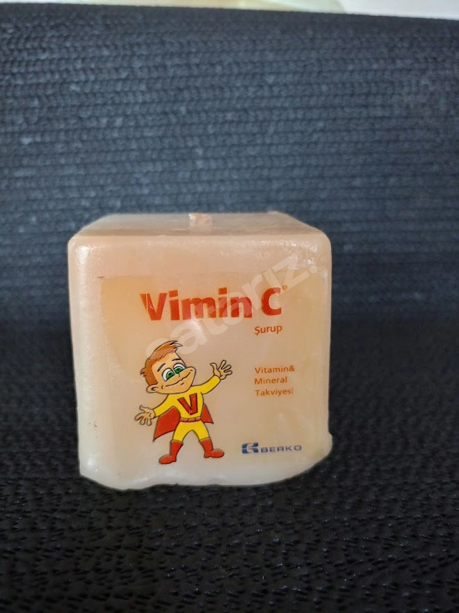 BERKO VİTAMİN REKLAMLI KARE FORMUNDA MUM.