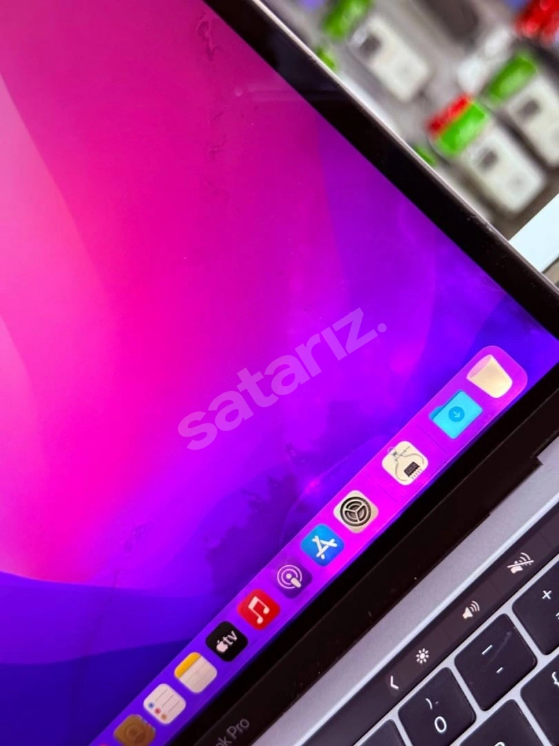 MACBOOK PRO 2016 – 13” i5 / 8 GB / 256 GB SSD