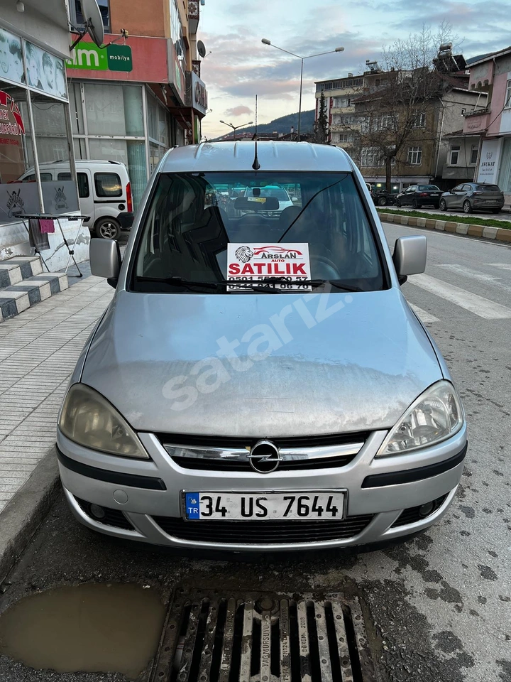 ARSLAN AUTODAN OTOMOBİL RUHSATLI 2010 MODEL OPEL COMBO 1.3 CDTİ
