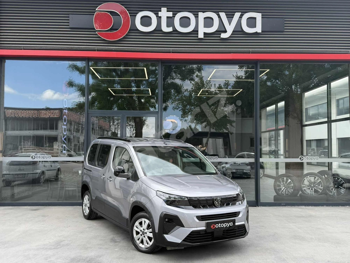 Peugeot Rifter1.5 BlueHDI Allure 2024Model 80.000 Km'de Hatasız