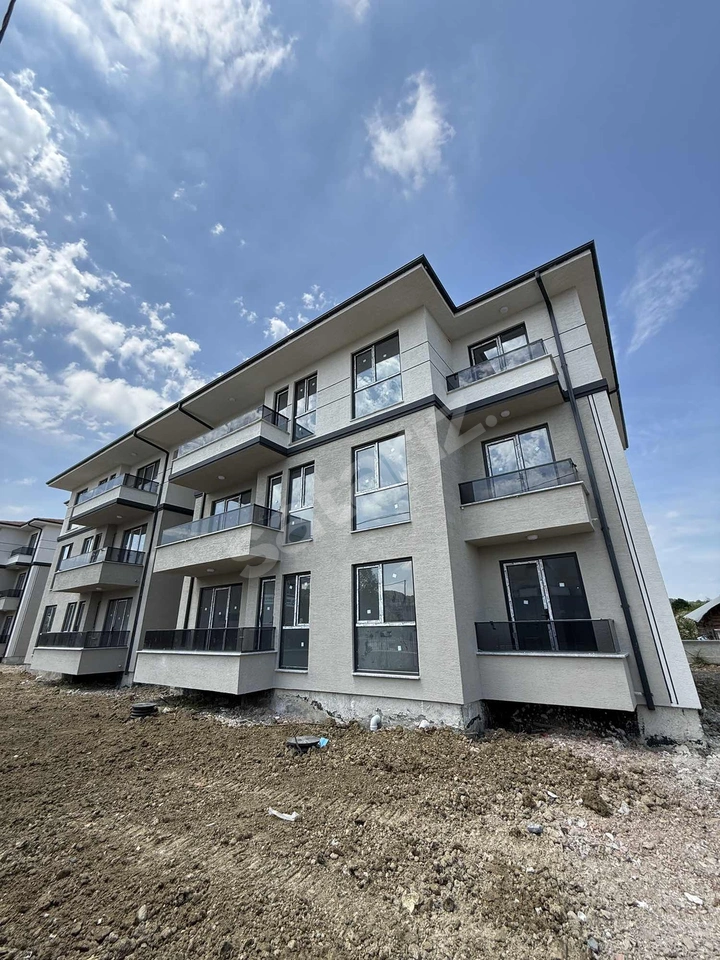 KAZIMPAŞA'DA SATILIK SİTE İÇERİSİNDE SIFIR 2+1 LÜKS YAPILI DAİRE
