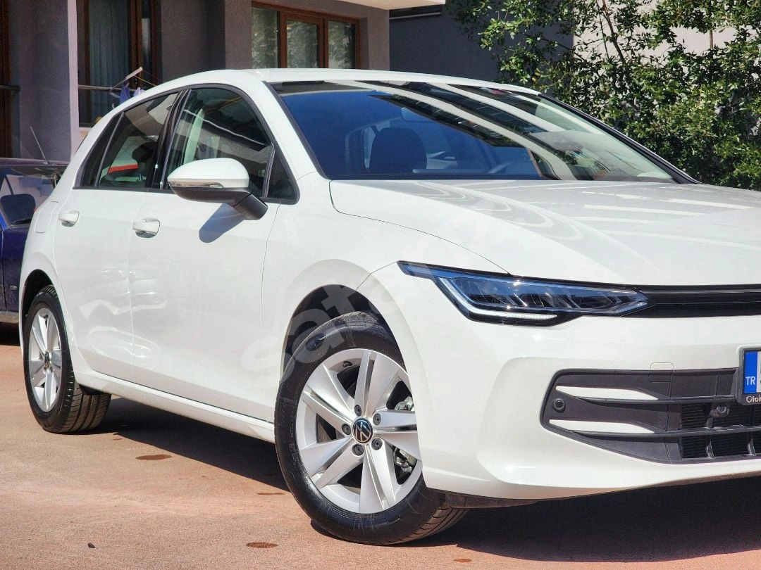HATASZ ÇİZİKSZ LEKESİZ ÇOK DÜŞÜK KM NEREDEYSE KULLANILMADI