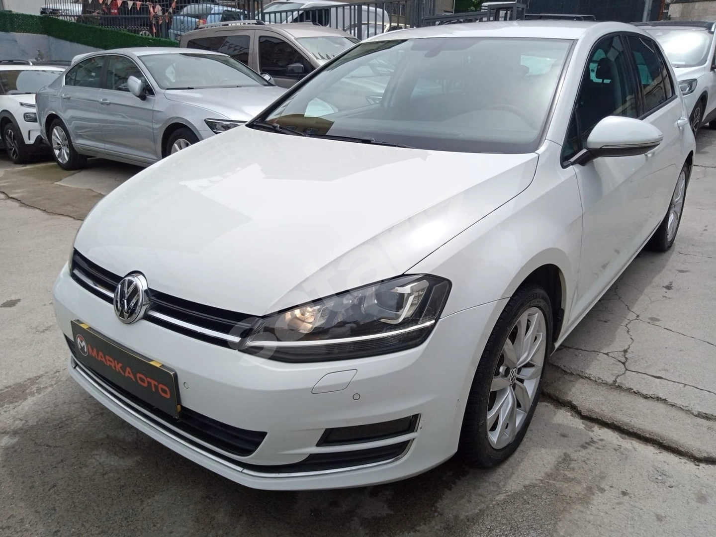 MARKA OTO DAN 2015 MODEL GOLF 1.6TDİ HİGHLİNE OTOMATİK 86000 KM