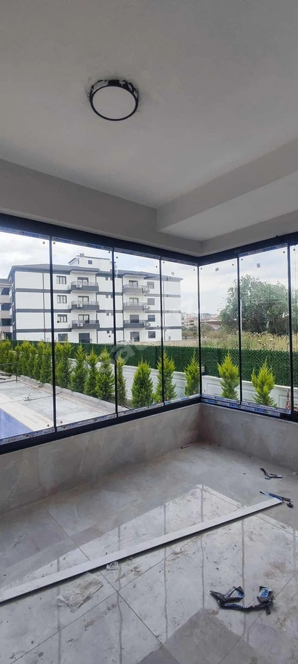 Serkan emlak tan kiralık site içi lüx 2+1 yeni daire