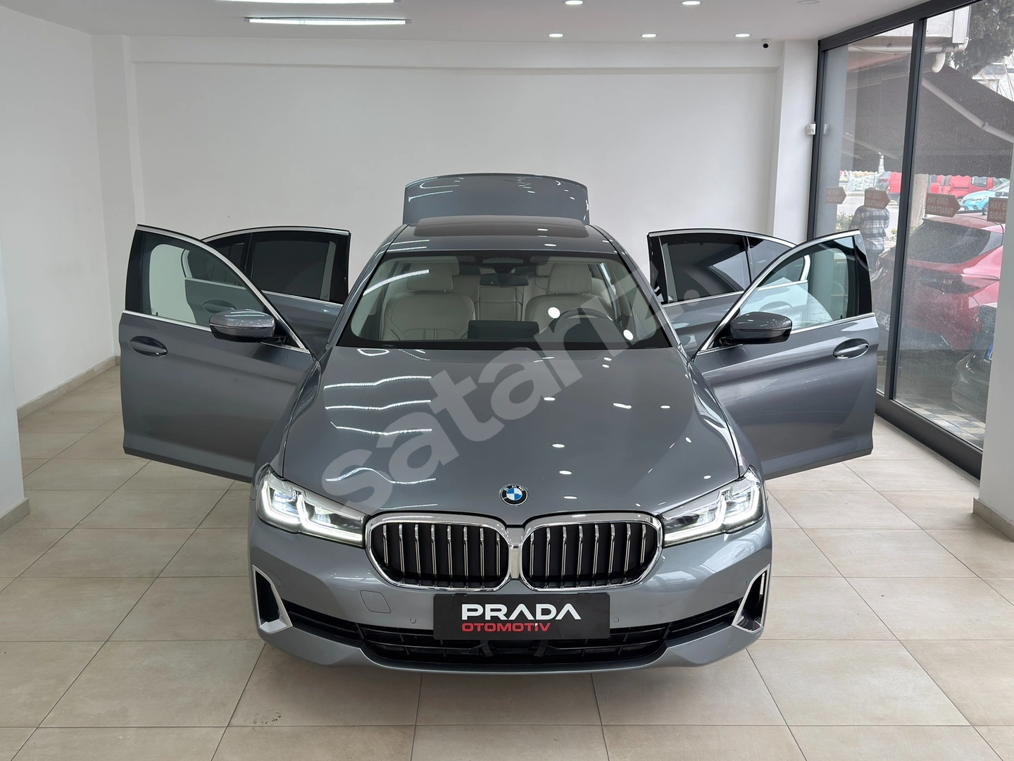 PRADA OTOMOTİV'DEN "DEĞİŞENSİZ-HASAR KAYITSIZ "5.20i LUXURY LİNE